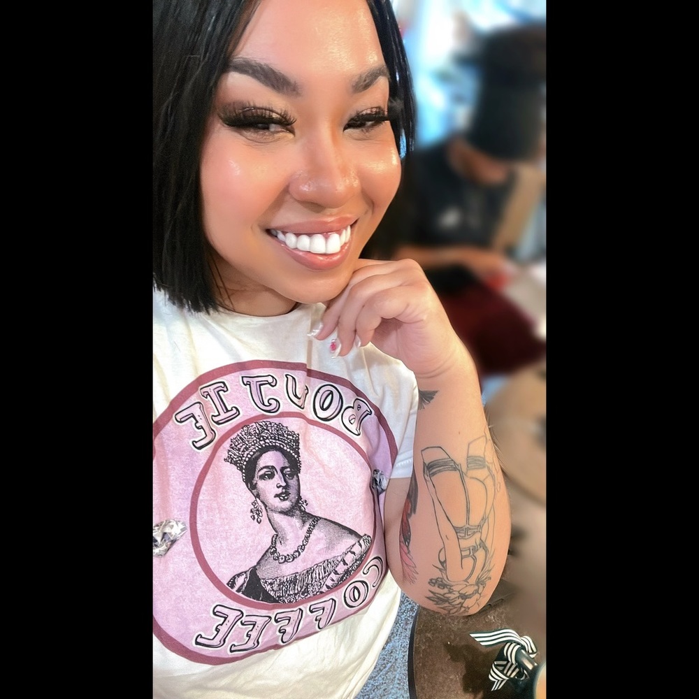 Meet your Posher, Cass. A little boujie, a little basic.